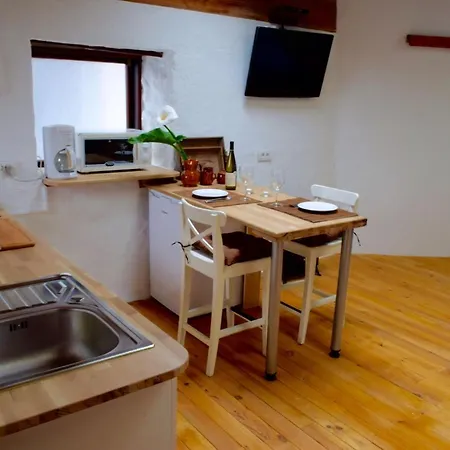 Apartment Nachhaltig Betriebenes In Einem Typisch Kanarischen Dorf